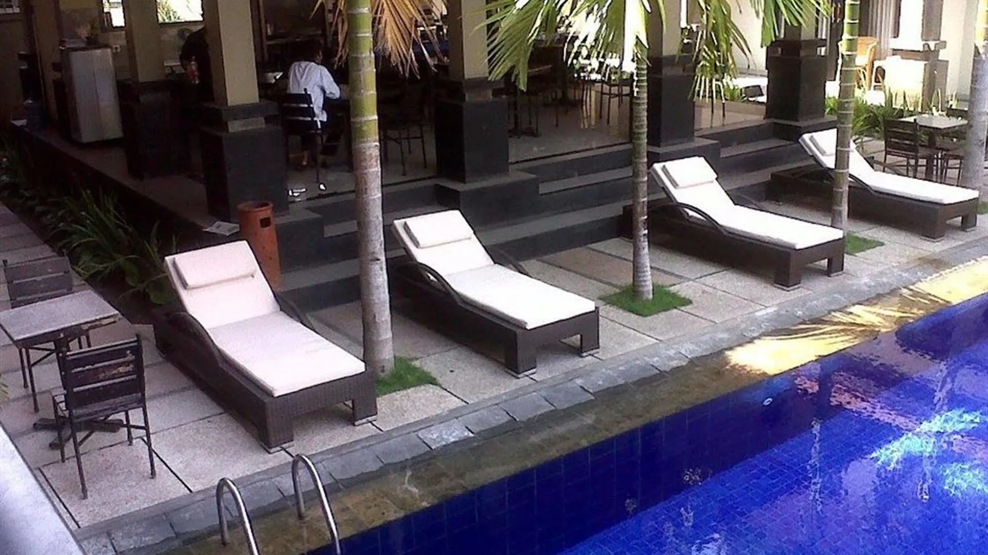 Taman Tirta Ayu Pool And Mansion Hotel Tuban