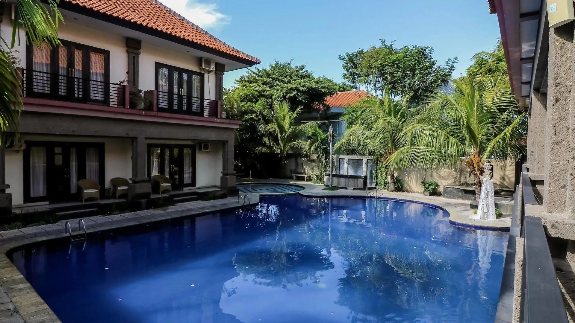 Taman Tirta Ayu Pool And Mansion Hotel Tuban