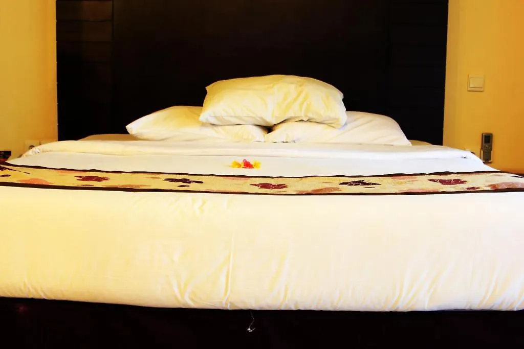 Taman Tirta Ayu Pool And Mansion Hotel Tuban 3*,